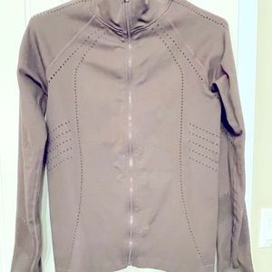 workout jacket with thumb keyholes